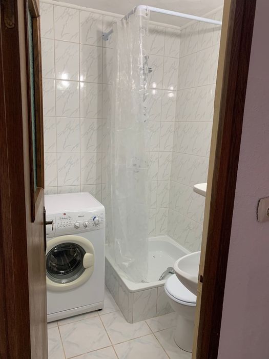 Inchiriez apartament 3 camere parter