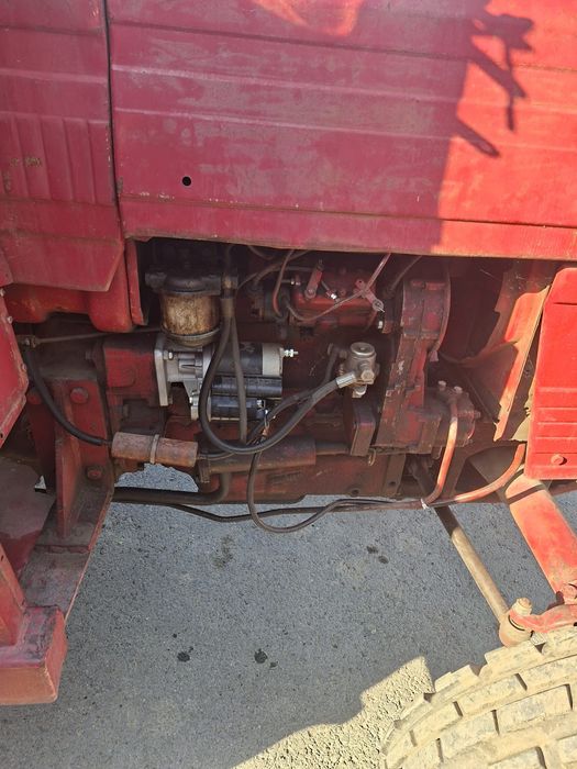 Tractor U445 ...