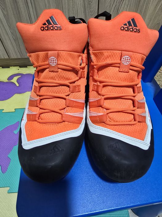 Adidas маратонки