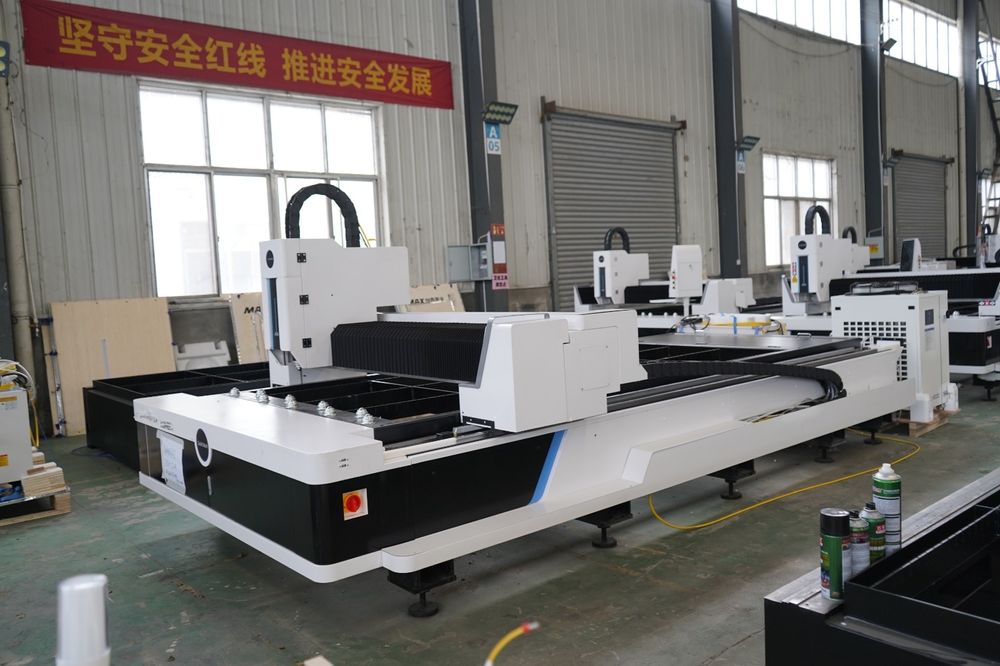 Станок лазерной волоконной резки