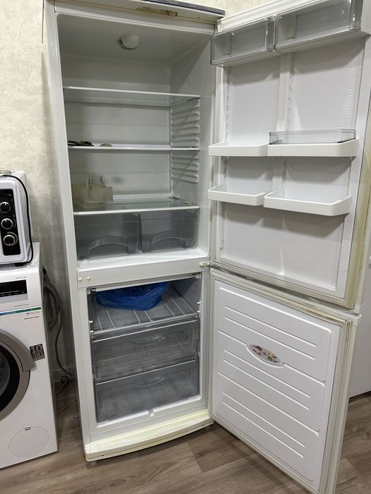 Продам холодильник атлант.