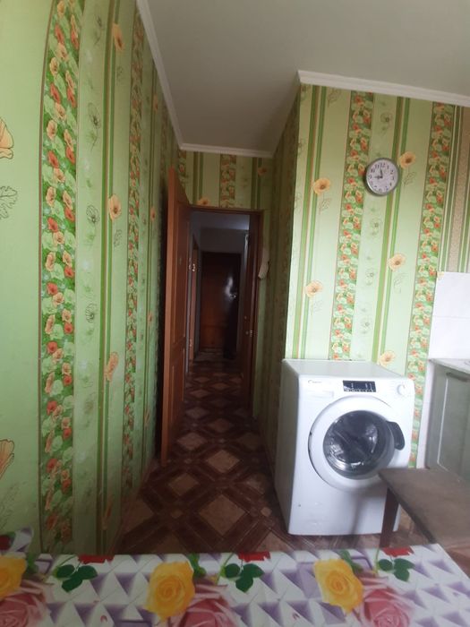 Продаётся 2 комн Универмаг недорого