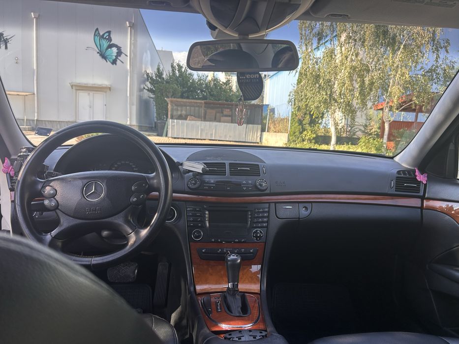Mercedes-Benz E 200 CDI • 136 к.с. • Кожа • Поддържан автомобил