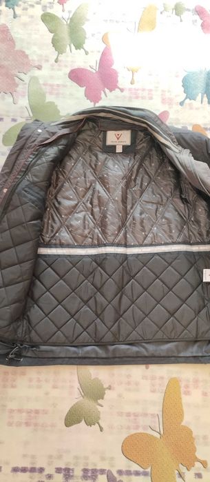 Продавам нова мъжка канадка размер М - 45 лв. Сваляща се подплата.