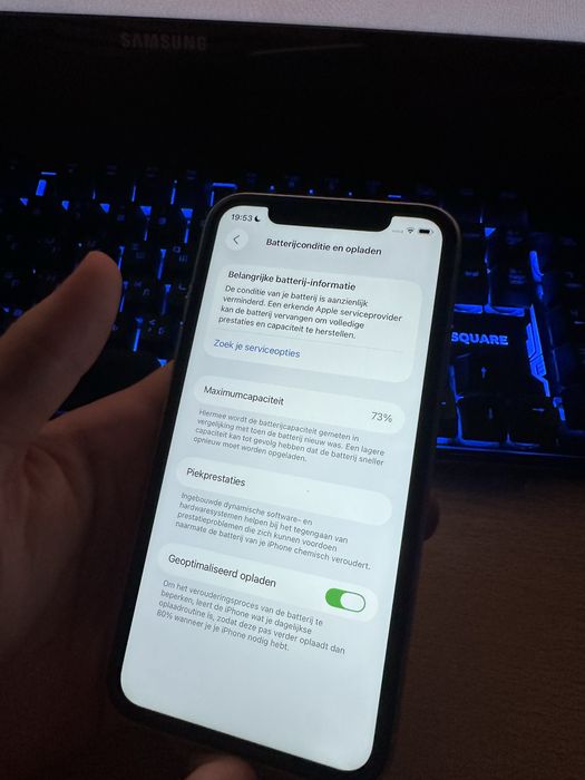 iPhone 11 64 GB белый