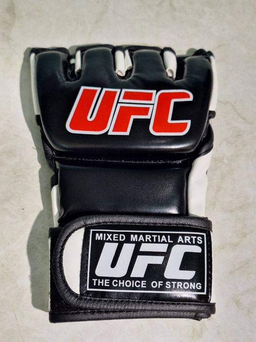 Перчатки UFC для единоборств