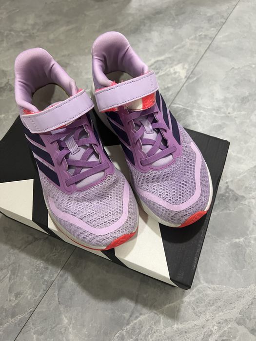 Adidas кроссовки 34-35 размер