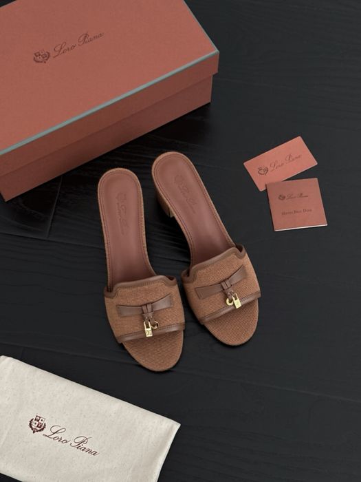 Papuci Loro Piana