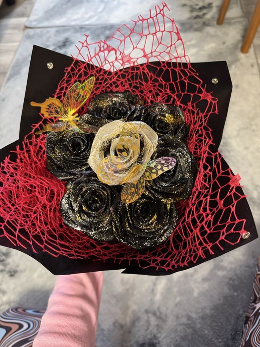Buchet trandafiri satin 40 de lei