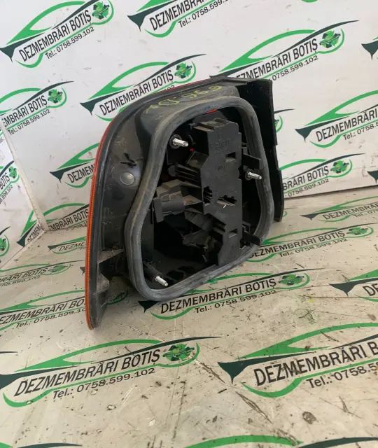 Lampa / Tripla stop dreapta pe aripa Volkswagen VW Polo 2001