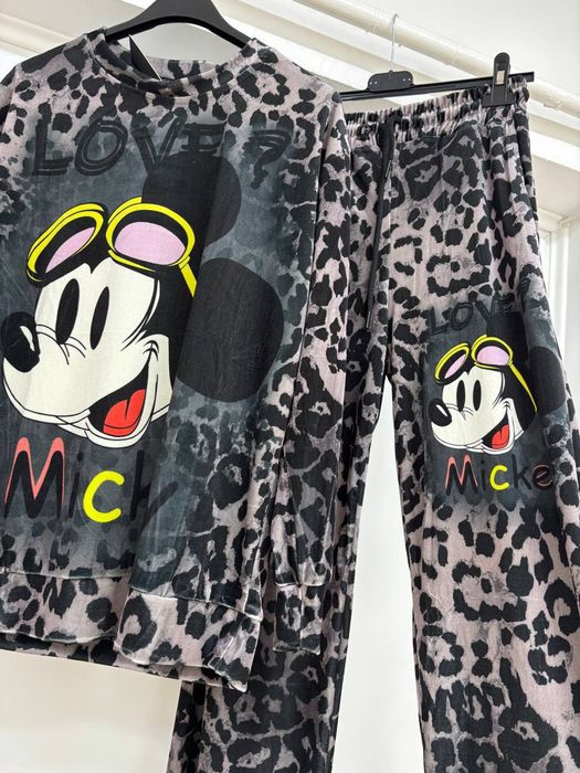 Compleu damă diferite modele