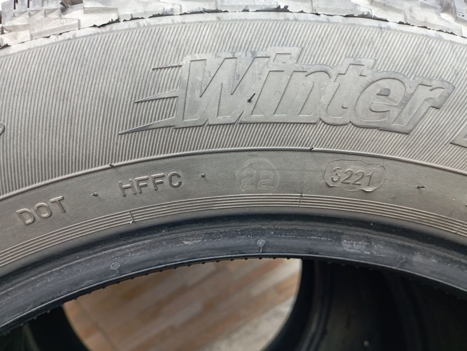 Продавам 4-ри зимни гуми Cordiant winter 2 SUV с размер  215/60/17