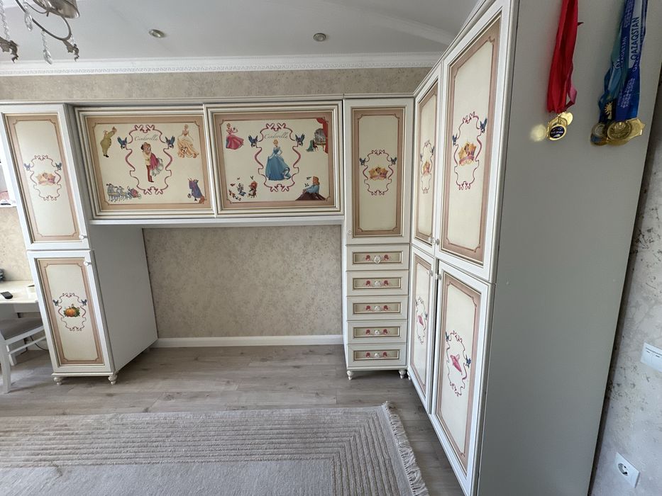 Продам шкаф в детскую