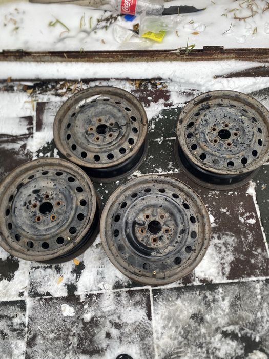 Продам диски с шинами r15