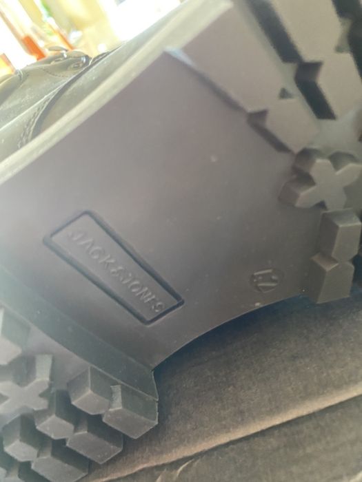 Боти J. J подходящи за мъже