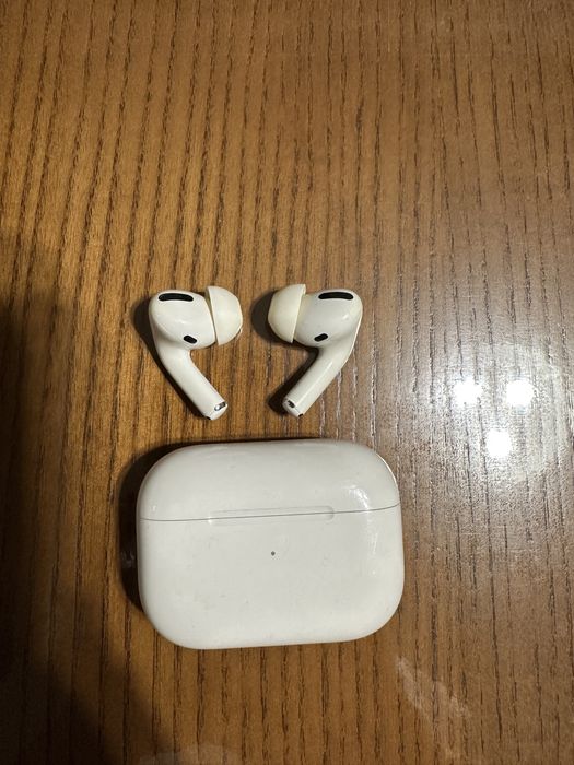 Продам наушники AirPods Pro