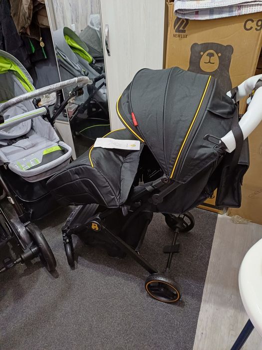 Продаётся фирменный чемодан коляска новый