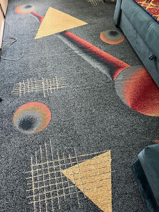 Ковер синего цвета