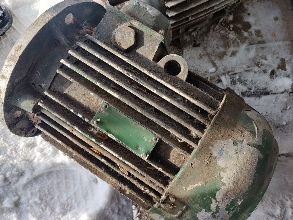 Двигатель бу,3/3000