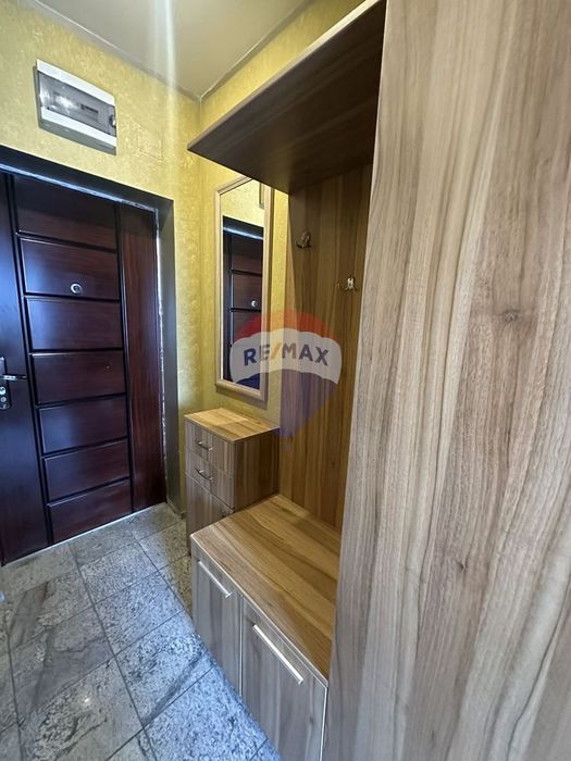 Дава се под наем Тристаен апартамент в Варна, Възраждане 1 - 70 кв.м за 357 € - Снимка #3
