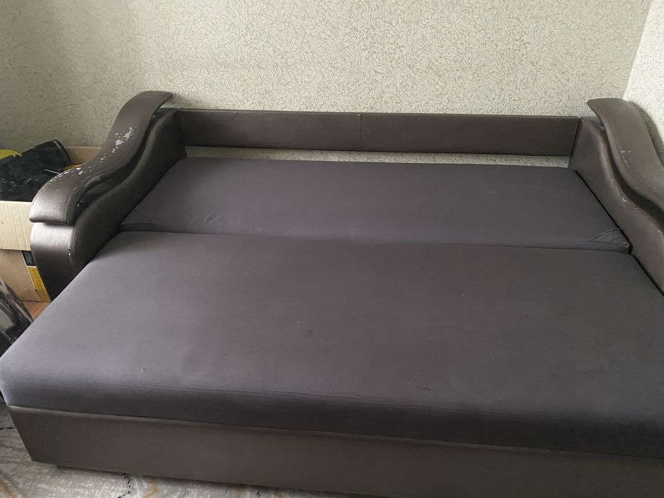 Продам диван в хорошем сост