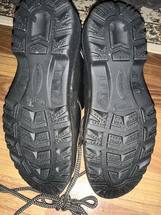 Ботинки новые, рабочие демисезонные , без меха