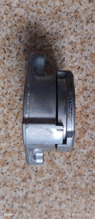 Натяжитель ремня генератора