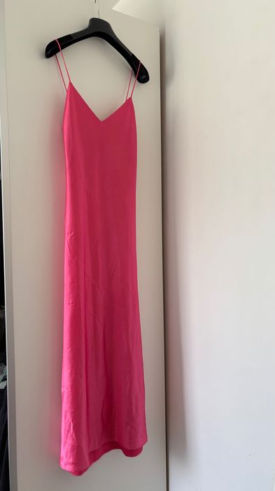 Розова сатенена рокля Asos