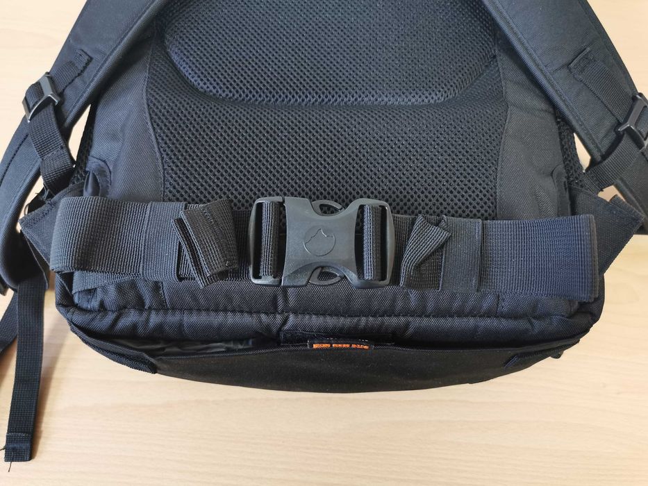 Lowepro Pro Runner 300 AW раница за фотоапарат
