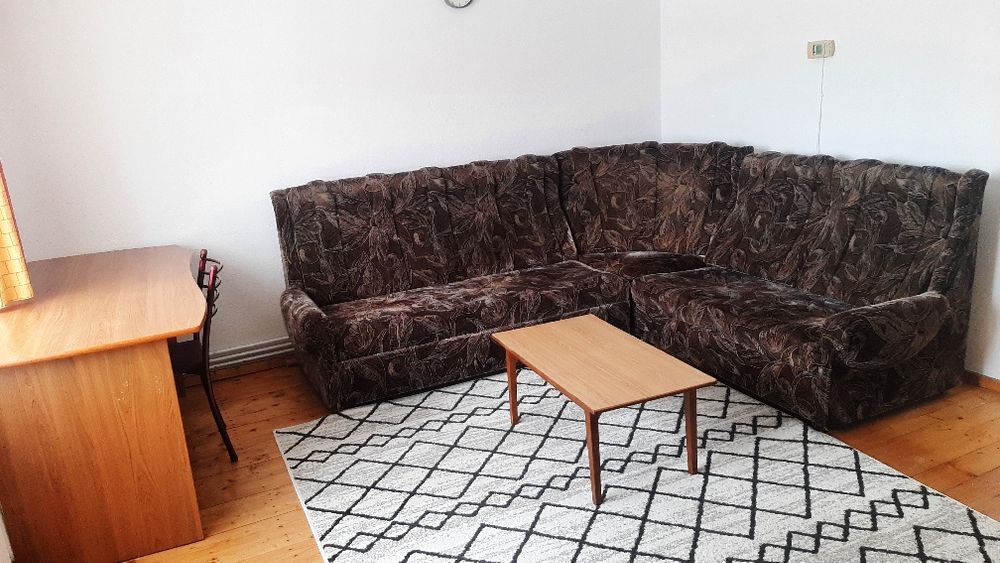 Închiriez apartament doua camere