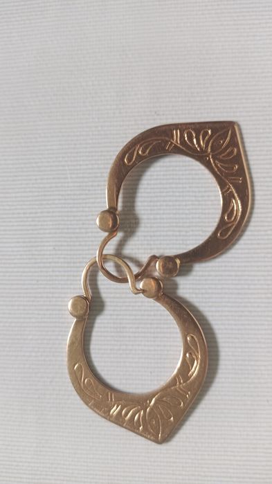 Продам золотые серьги ссср