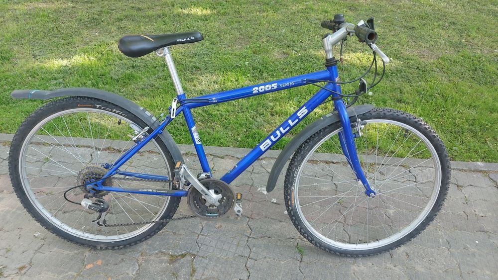 Bicicleta Trek 6300 Rock Shox și bicicleta  Bulls