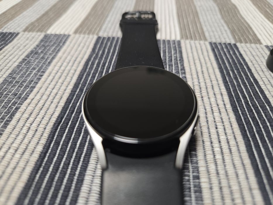Продавам часовник Samsung Galaxy Watch 5 40mm BT