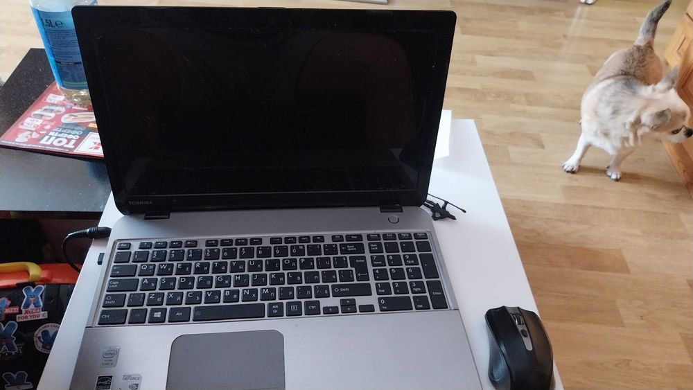 Лаптоп toshiba m50 110 satelite, работещ за части