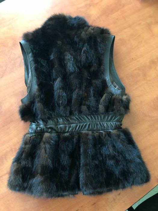 Дамски елек естествена кожа и естествен косъм, цвят - тъмнокафяв