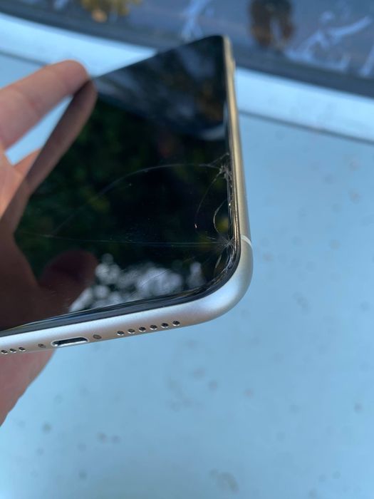 Обменяю iPhone 11 на модель выше