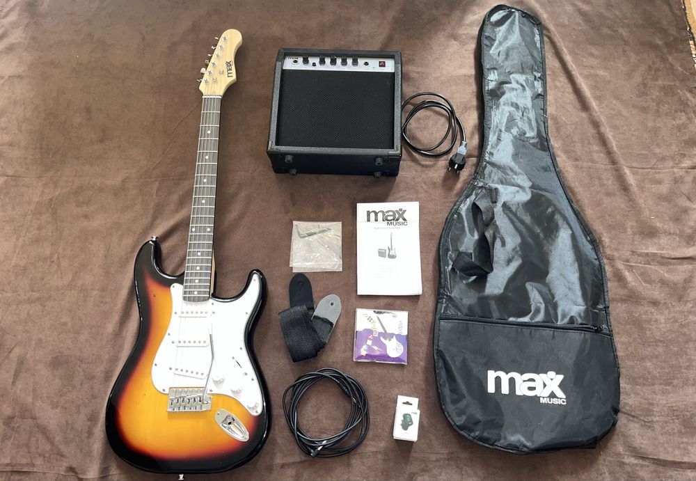 Set chitara electrica cu amplificator 40W si geanta de transport,sunburn, MAX GigKit