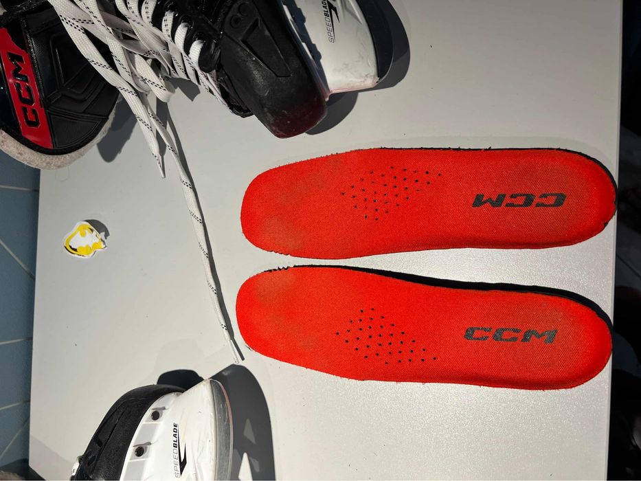 Продам коньки ccm