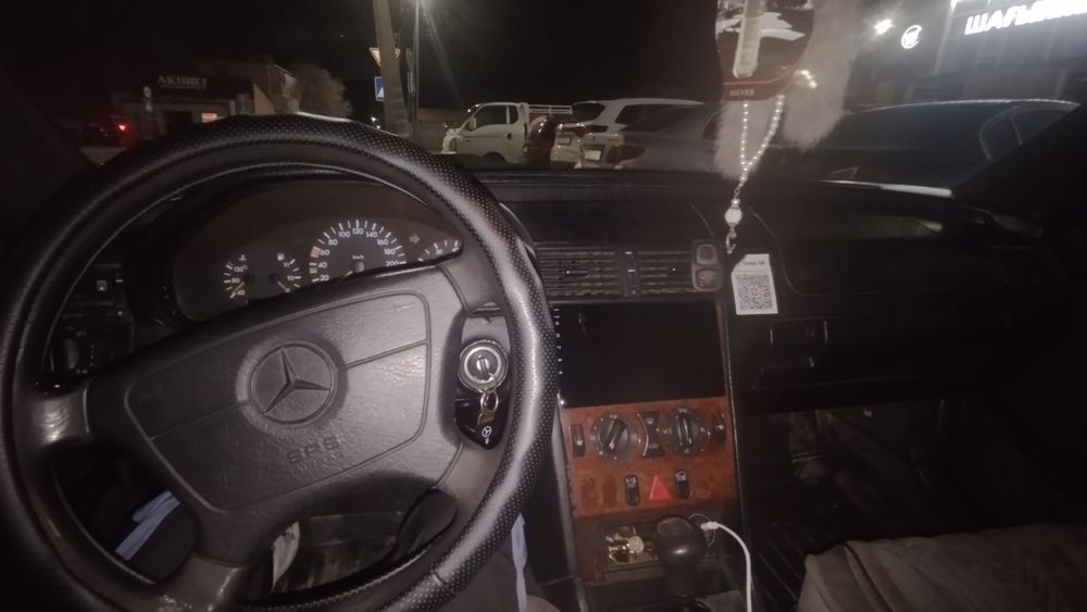 Продаю Мерседес w202