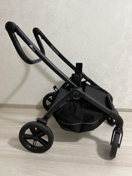 Продаю коляску 3 в 1. Автоколяска Teknum