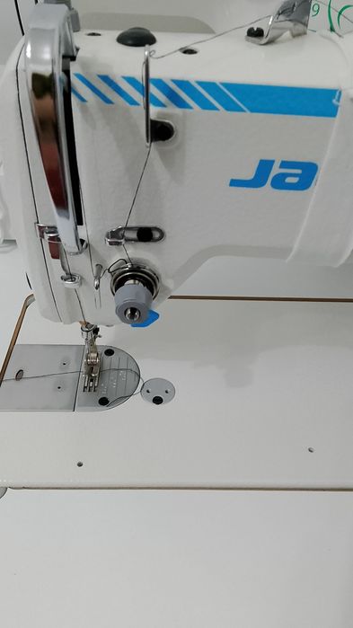 Швейная машина Jack f4