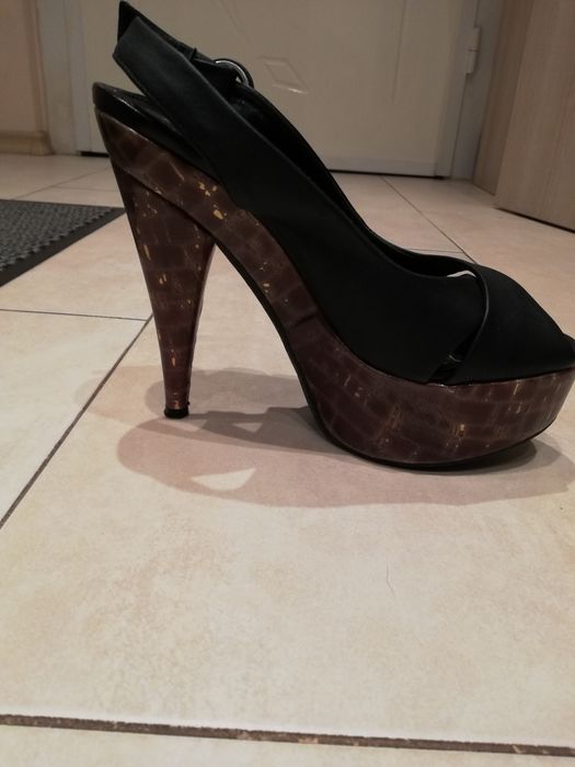 Обувки дамски н ток