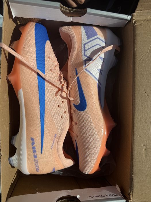 Ghete de fotbal marimea 42