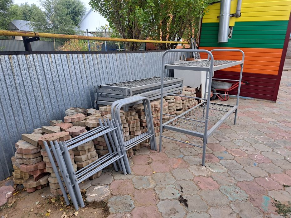 Двухъярусные кровати