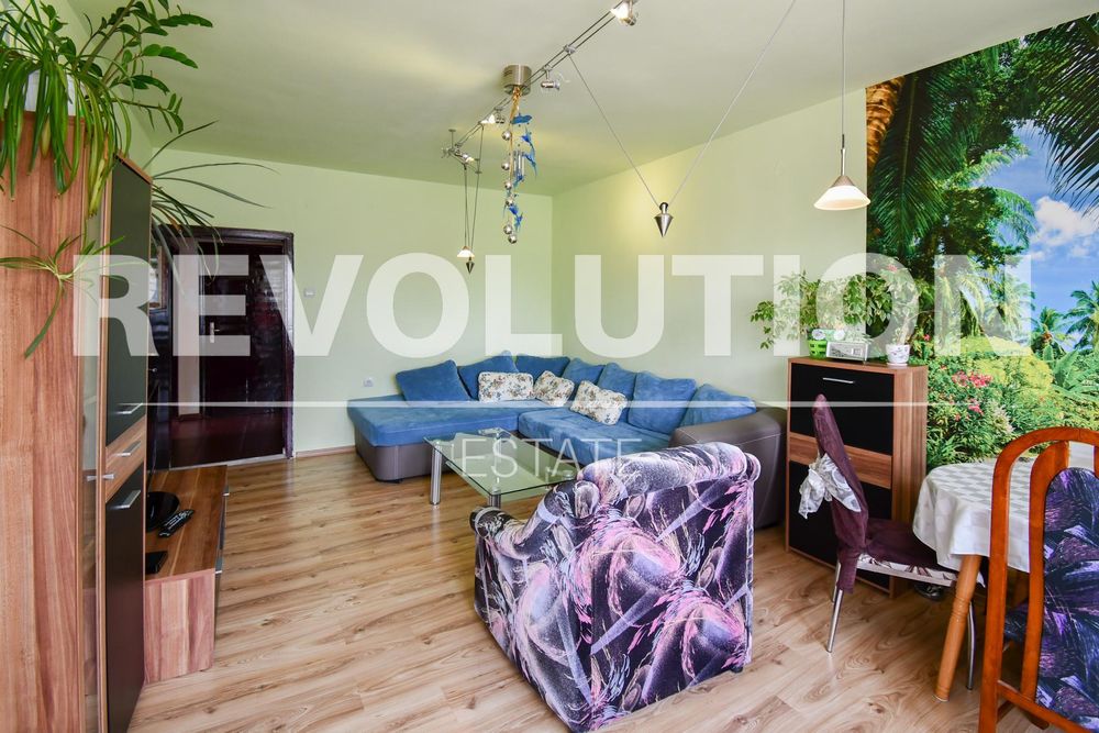 Дава се под наем Етаж от къща в София, Обеля - 60 кв.м за 598.23 € - Снимка #2