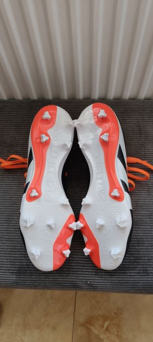 Ghete fotbal Adidas Predator