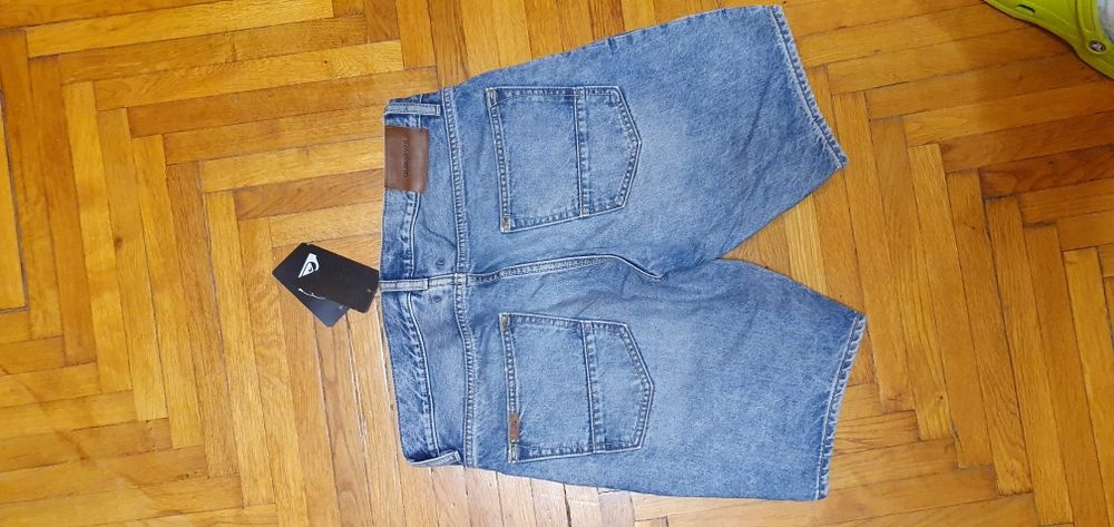 Buni scurți Quiksilver 32