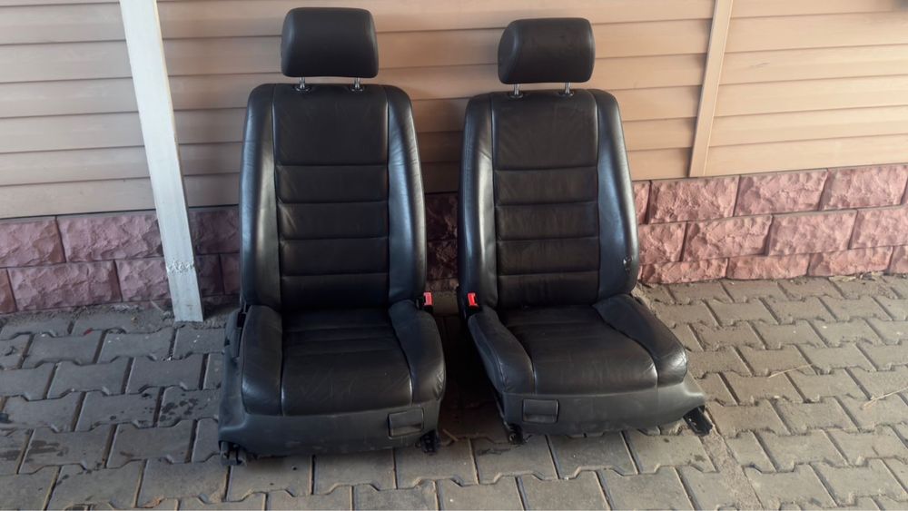 Продам сиденья touareg