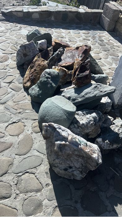 Bolovani ornamentalii alei japoneze piatra cubica andezit