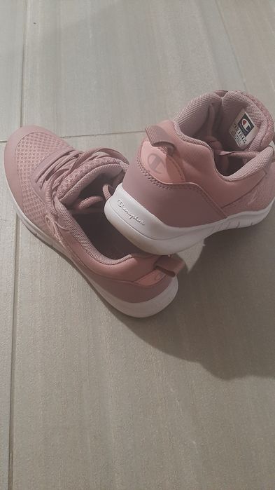 Дамски маратонки champion